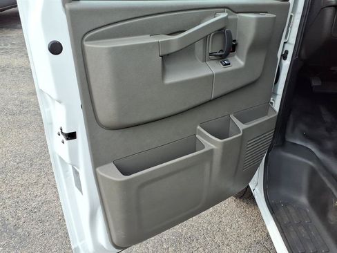 Used 2024 Chevrolet Express 3500 w/ Power Convenience Package RWD image 18
