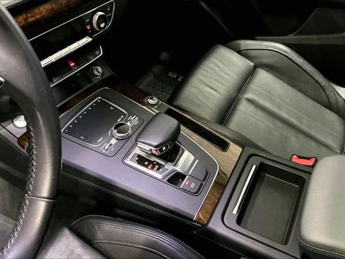 Used 2018 Audi Q5 2.0T Premium Plus w/ Premium Plus Package image 19