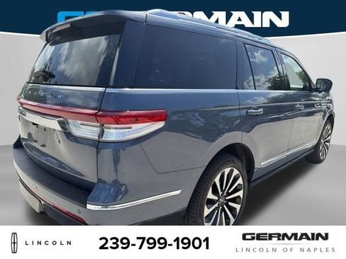 Used 2022 Lincoln Navigator Reserve AWD/4WD image 7