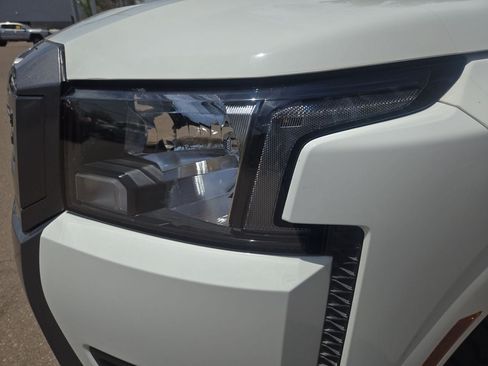 Certified 2025 Nissan Frontier SV w/ SV Convenience Package RWD image 17