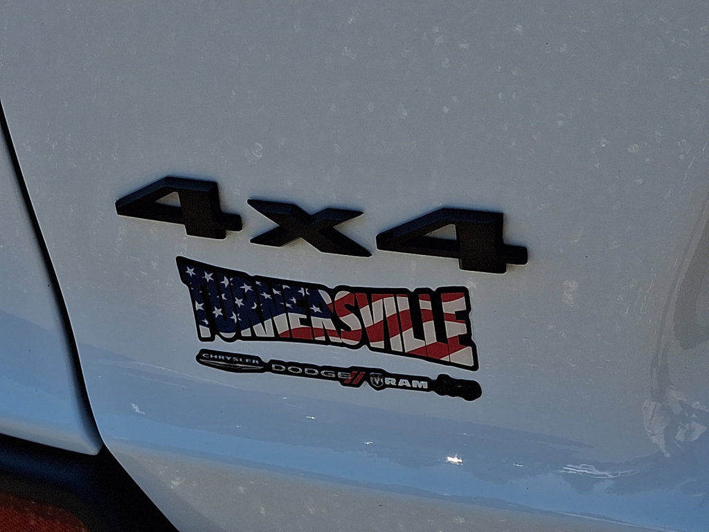 Used 2022 Jeep Cherokee Trailhawk w/ Comfort/Convenience Group AWD/4WD image 16