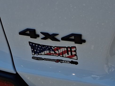 Used 2022 Jeep Cherokee Trailhawk w/ Comfort/Convenience Group AWD/4WD image 16