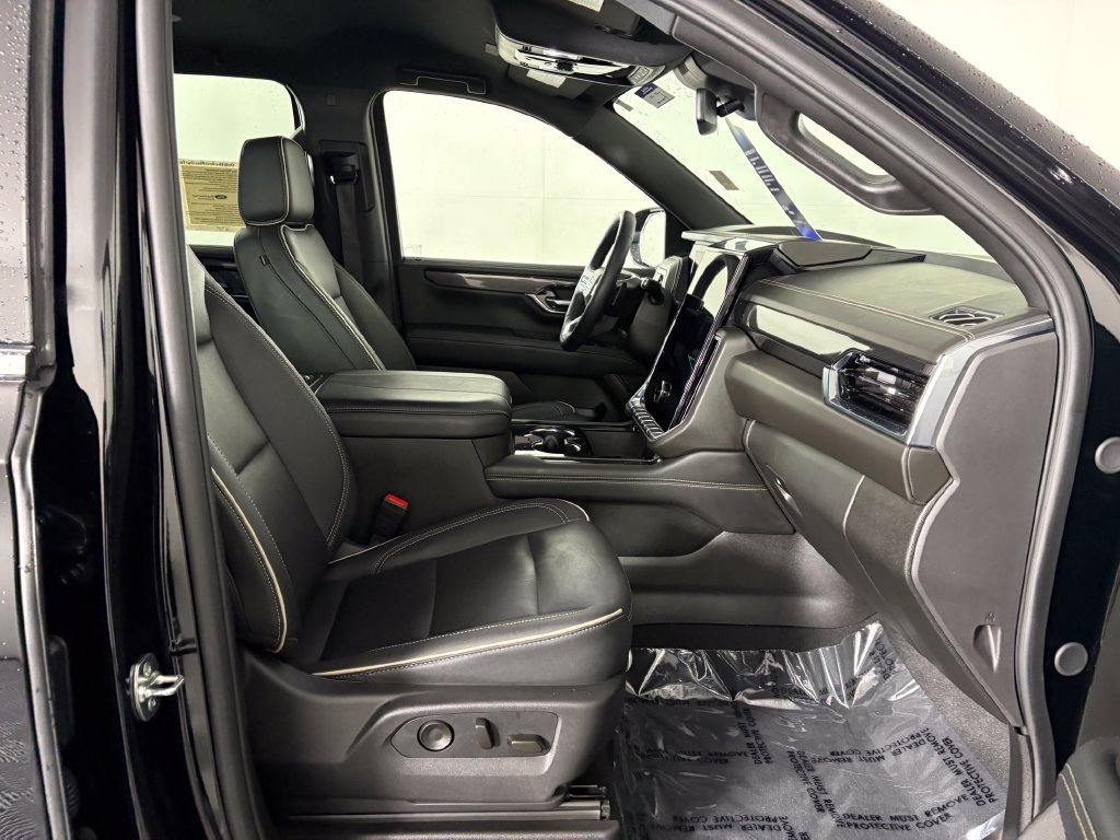 Used 2026 GMC Yukon XL Elevation w/ LPO, Elevation Black Package AWD/4WD image 39