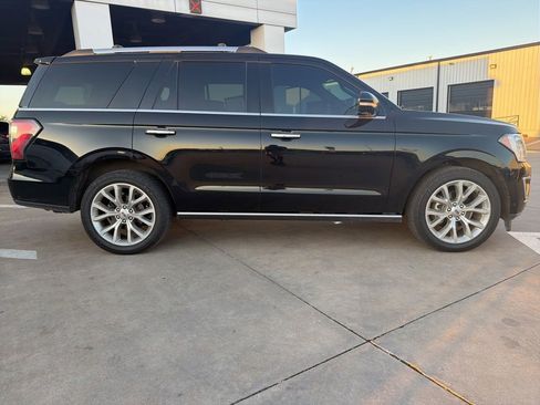 Used 2018 Ford Expedition Limited w/ Equipment Group 302A AWD/4WD image 2