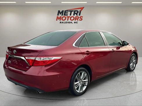 Used 2015 Toyota Camry SE image 10