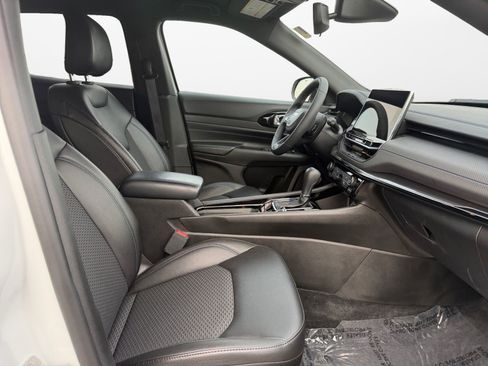 Used 2025 Jeep Compass Latitude w/ Altitude Special Edition image 15