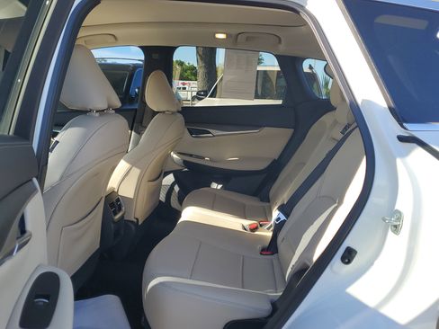 Used 2022 INFINITI QX50 Luxe image 11
