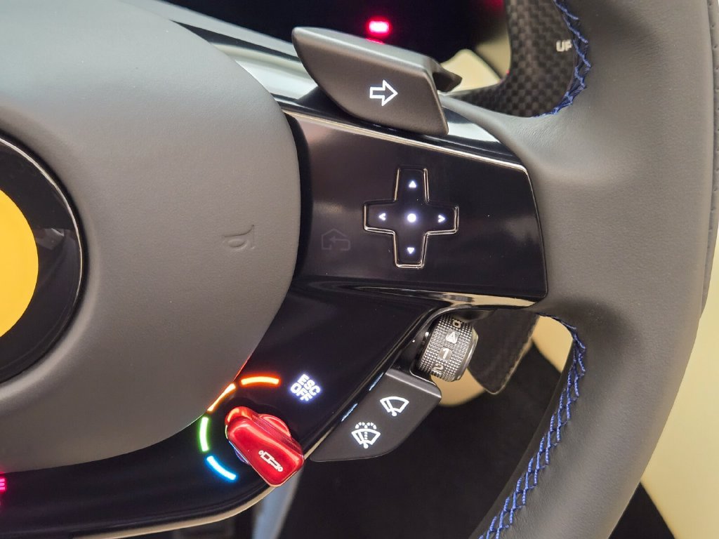 Used 2025 Ferrari Roma Spider RWD image 41