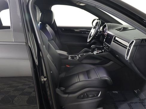 Used 2023 Porsche Cayenne Platinum Edition w/ Premium Package Plus AWD/4WD image 29