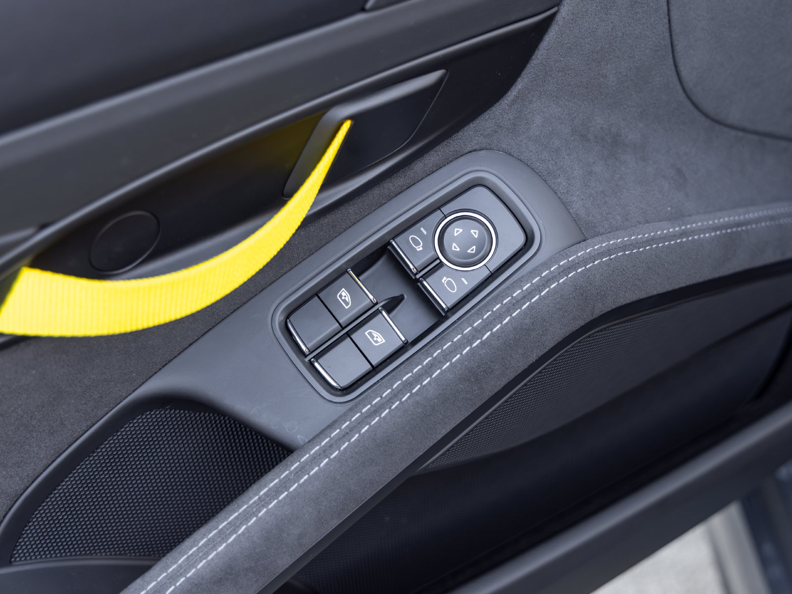 Certified 2025 Porsche 718 Boxster Spyder RS RWD image 35