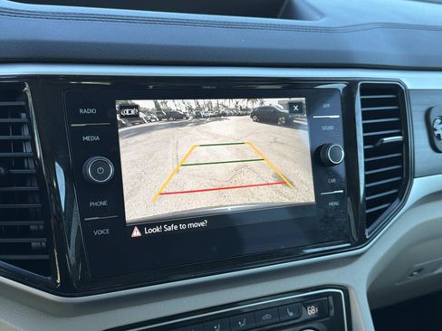 Used 2022 Volkswagen Atlas SE w/ Panoramic Sunroof Package image 15