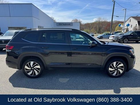 Used 2025 Volkswagen Atlas SE AWD/4WD image 4