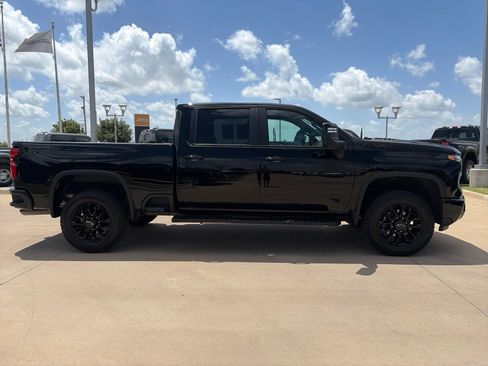 Used 2025 Chevrolet Silverado 2500 LT w/ Trail Boss Package AWD/4WD image 6