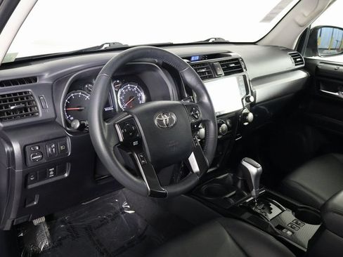 Used 2021 Toyota 4Runner TRD Off-Road Premium w/ Moonroof Package AWD/4WD image 7
