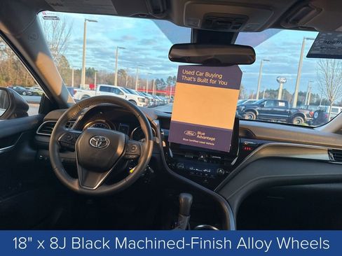 Used 2024 Toyota Camry SE image 15