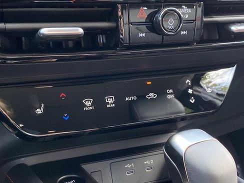 New 2026 Nissan Kicks SR w/ Cold Weather Package image 19