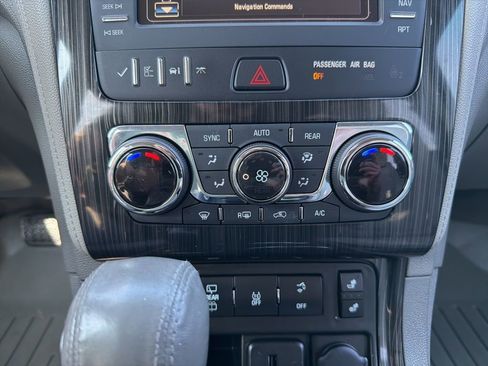 Used 2016 Chevrolet Traverse LT image 37