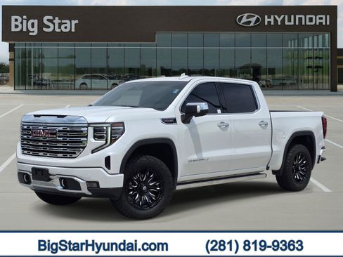 Used 2022 GMC Sierra 1500 Denali w/ Denali Reserve Package AWD/4WD image 1