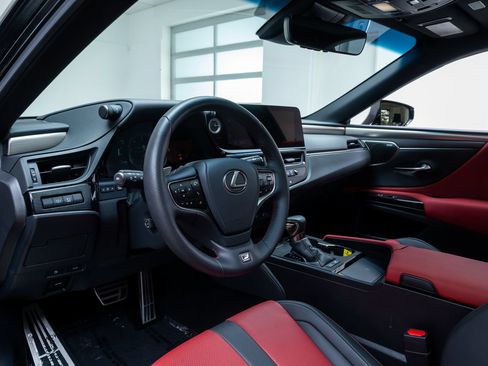 Used 2025 Lexus ES 300h FWD image 19
