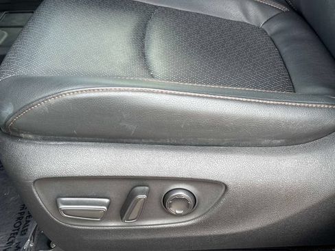 Used 2025 Toyota Sienna Platinum AWD/4WD image 30