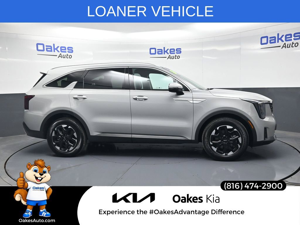 Certified 2026 Kia Sorento S w/ S Panoramic Sunroof Package FWD image 8