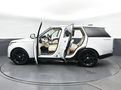 Used 2024 Land Rover Range Rover SE AWD/4WD image 26