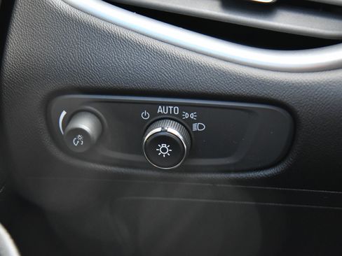 Used 2023 Chevrolet Malibu LT image 30