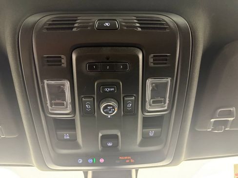 Used 2021 GMC Yukon Denali w/ Denali Premium Package RWD image 36