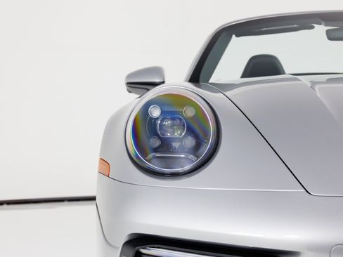 Used 2022 Porsche 911 Carrera image 61