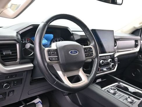 Certified 2022 Ford Expedition XLT image 19
