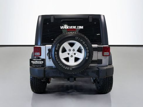 Used 2018 Jeep Wrangler Unlimited Sport S AWD/4WD image 8