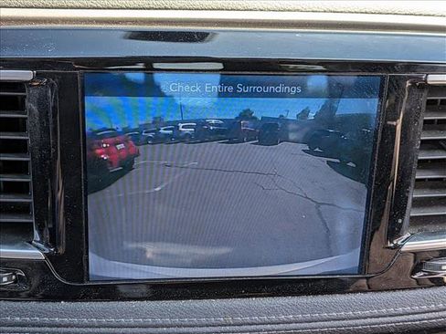 Used 2017 Chrysler Pacifica Limited image 12