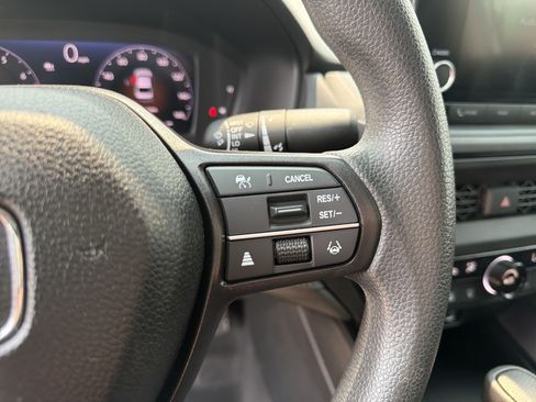 Used 2025 Honda Accord SE image 17