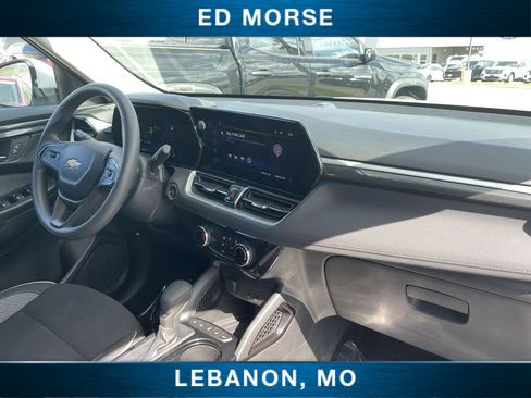 Used 2025 Chevrolet TrailBlazer LT AWD/4WD image 26