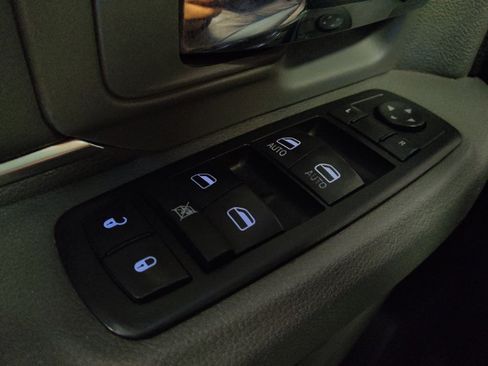 Used 2014 RAM 1500 Classic SLT image 27