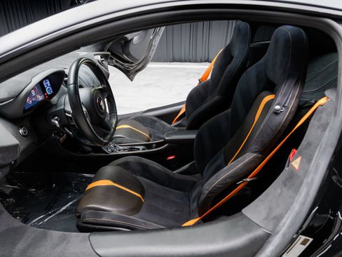 Used 2017 McLaren 570S RWD image 46
