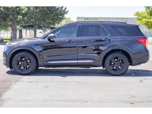 Used 2023 Ford Explorer XLT w/ Class IV Trailer Tow Package AWD/4WD image 6