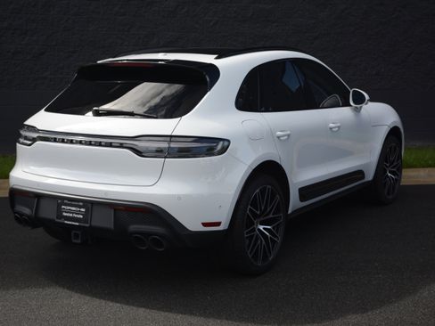 Certified 2026 Porsche Macan AWD/4WD image 7