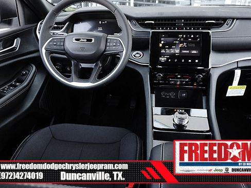 New 2025 Jeep Grand Cherokee Laredo X image 17