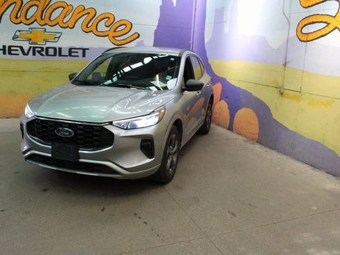 Used 2023 Ford Escape ST-Line image 2