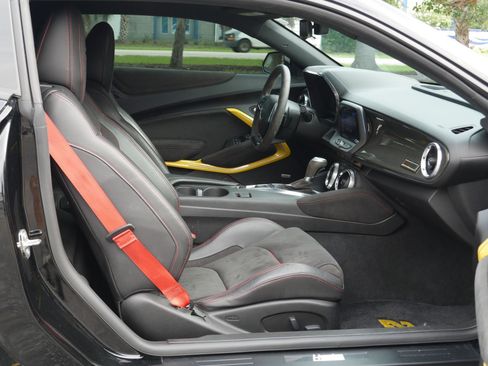 Used 2020 Chevrolet Camaro ZL1 RWD image 67