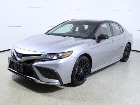 Used 2024 Toyota Camry XSE image 4