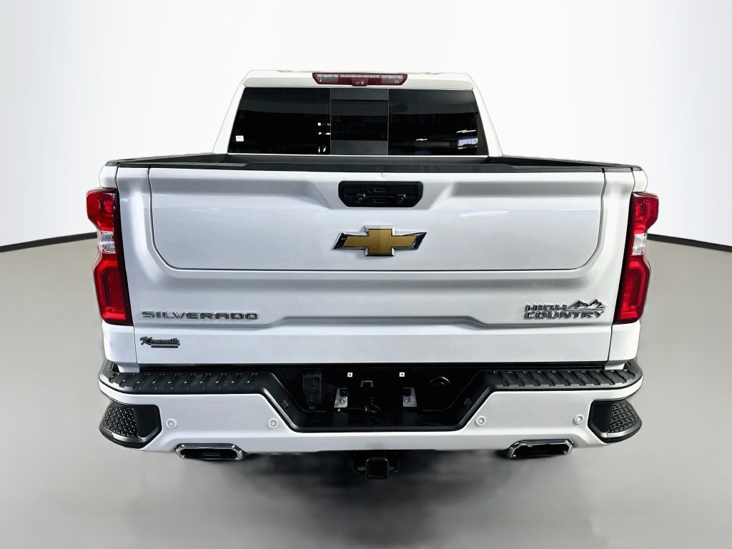 Used 2022 Chevrolet Silverado 1500 High Country w/ Technology Package AWD/4WD image 6