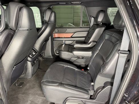 Used 2021 Lincoln Navigator L Reserve AWD/4WD image 19