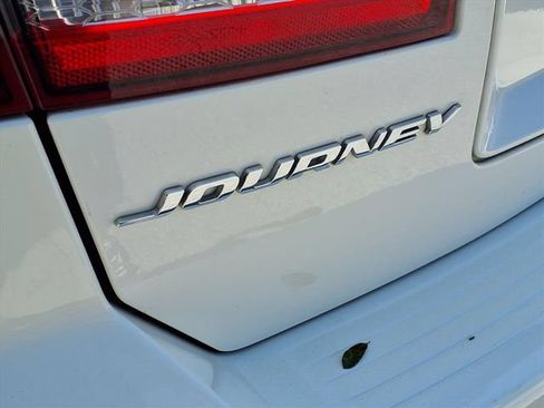Used 2016 Dodge Journey SXT FWD image 8