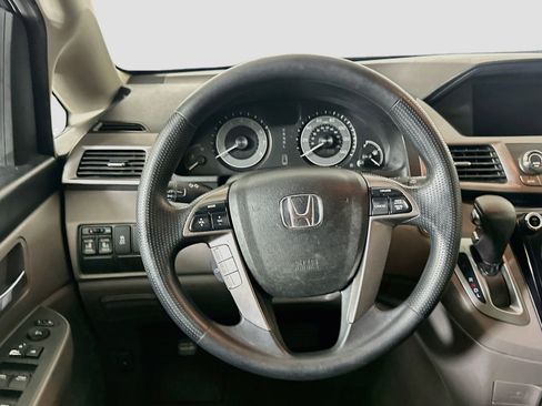 Used 2016 Honda Odyssey SE image 18