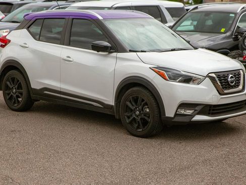 Used 2019 Nissan Kicks SR w/ SR Premium Package FWD image 1