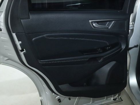 Used 2018 Ford Edge Titanium image 13