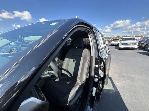 Used 2023 Jeep Grand Cherokee Laredo image 17