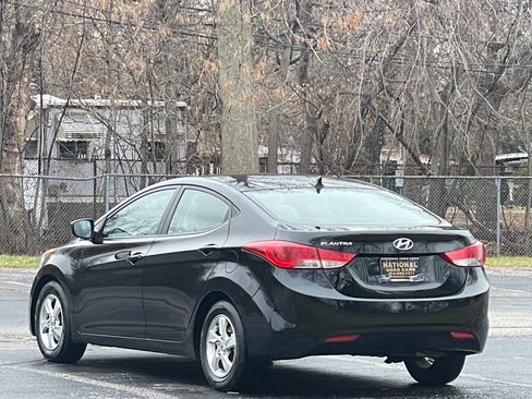Used 2012 Hyundai Elantra GLS image 16